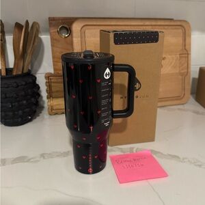 Queen of Hearts HydroJug 32oz